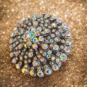 ✨ Title:Vintage Style AB Rhinestone Brooch Statement Pin Silver Tone Sparkly